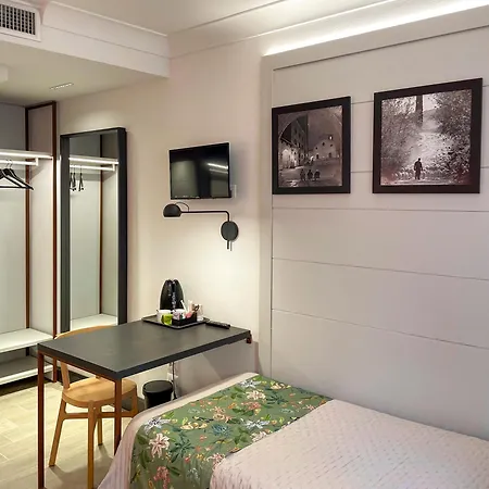 Πανσιόν Duccio Nacci Rooms- 3*