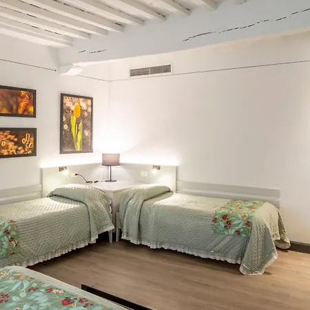 Duccio Nacci Rooms- Gasthuis 3*